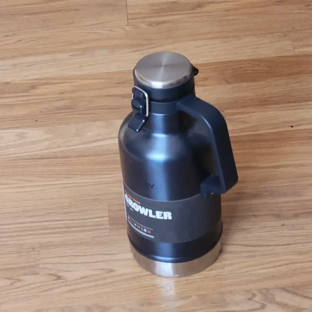 Stanley Easy-Pour Vacuum Growler 64oz Stainless Steel Double Wall Insulated New